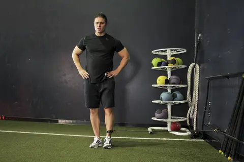 Band Hip Adductions — end position