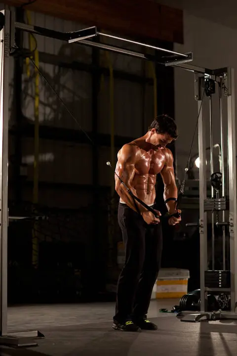 Cable Iron Cross — end position