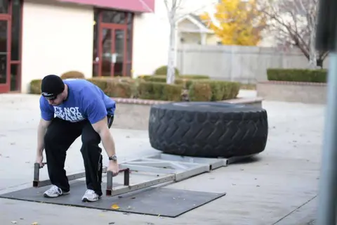 Car Deadlift — end position