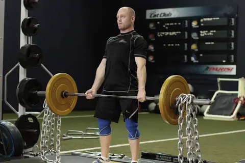 Deadlift with Chains — end position