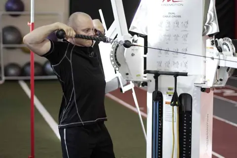 Face Pull — end position
