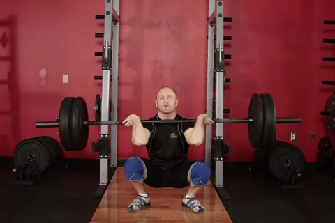 Front Squat (Clean Grip) — end position