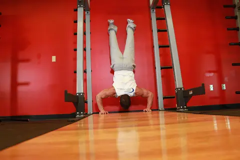 Strict Handstand Push-Up — end position